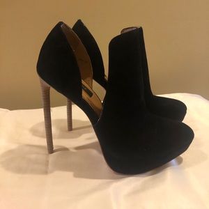 Suede Rachel Zoe Booties 🦋